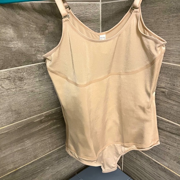 7-Piece EUC Shapewear Bundle - sizes M/L and Large - Picture 5 of 17